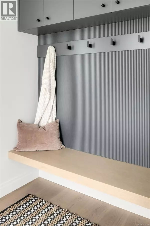 Saanich, BC V8Y1Z4,5032 Wesley RD #4