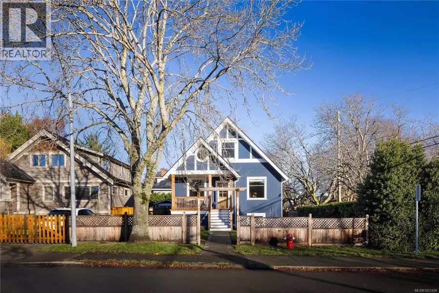 2194 Central Ave, Oak Bay, BC V8S2R5