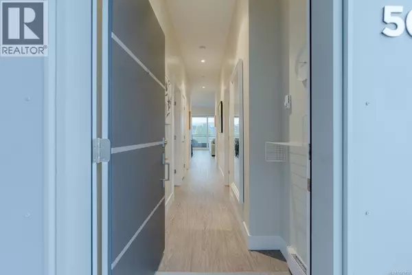 Nanaimo, BC V9R0J3,91 Chapel ST #508