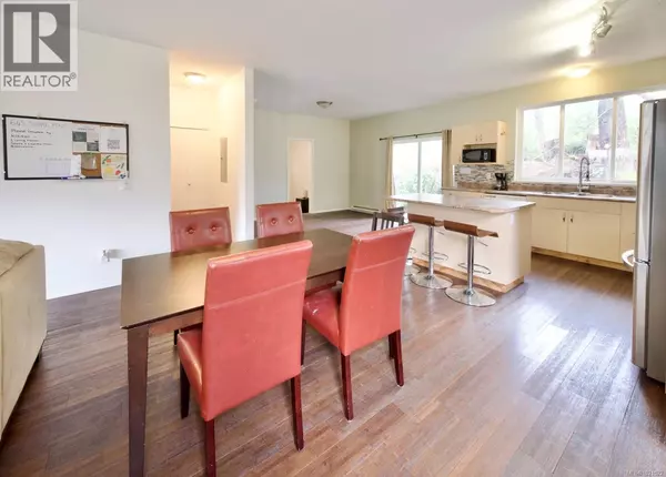 Tofino, BC V0R2Z0,645 Shore Pine Cres