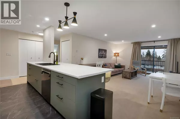 Campbell River, BC V9W6T6,585 Dogwood ST South #305