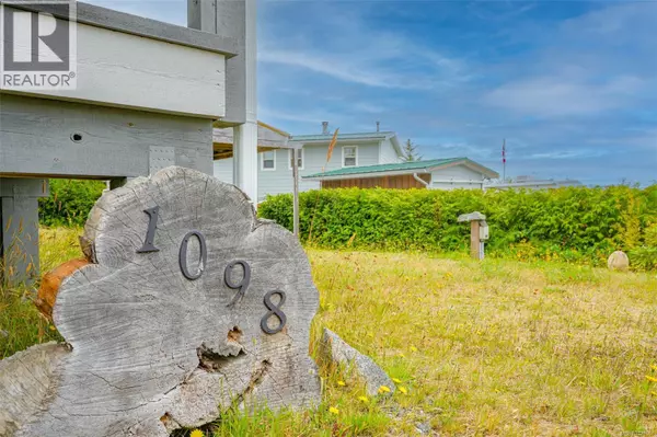 1098 Sixth Ave, Ucluelet, BC V0R3A0