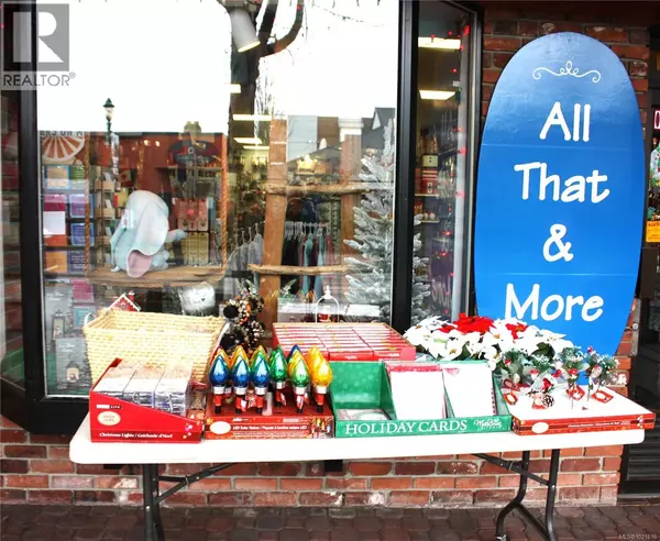 691 Memorial Ave, Qualicum Beach, BC V9K1T4