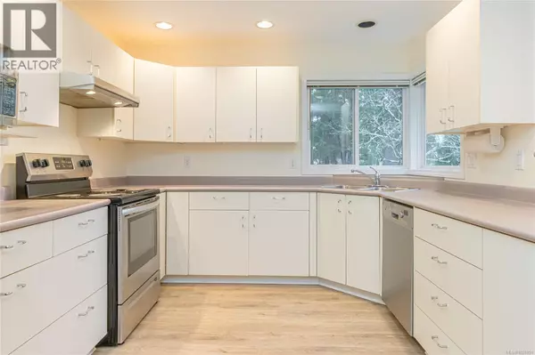 Parksville, BC V9P2B4,624 Wembley Rd