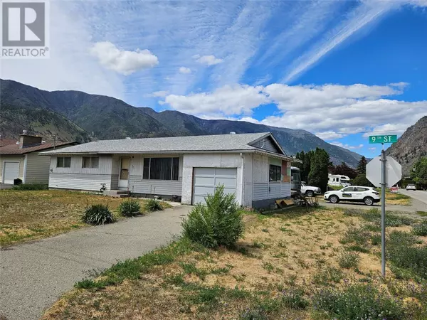 302 9th Street, Keremeos, BC V2A1N2