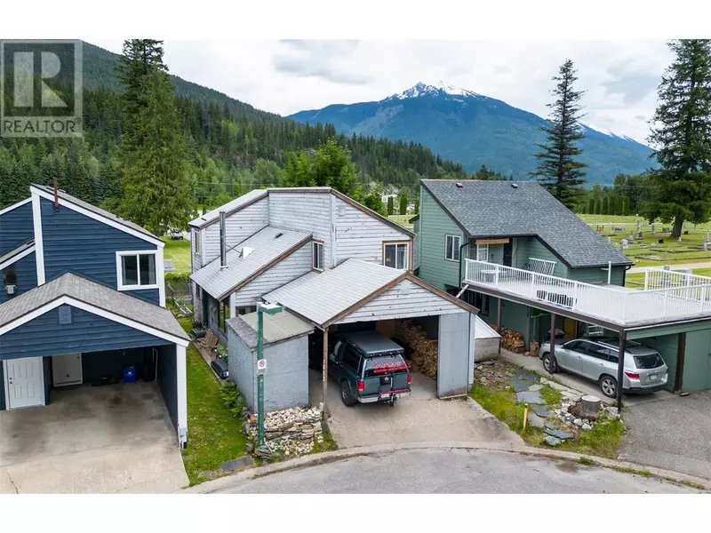 1852 Corbin Place, Revelstoke, BC V0E2S0