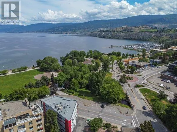 Penticton, BC V2A1B5,88 LAKESHORE DR #301