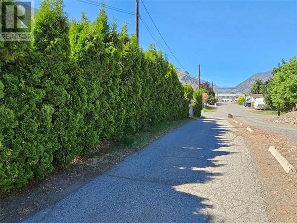 Keremeos, BC V0X1N2,429 3rd Avenue