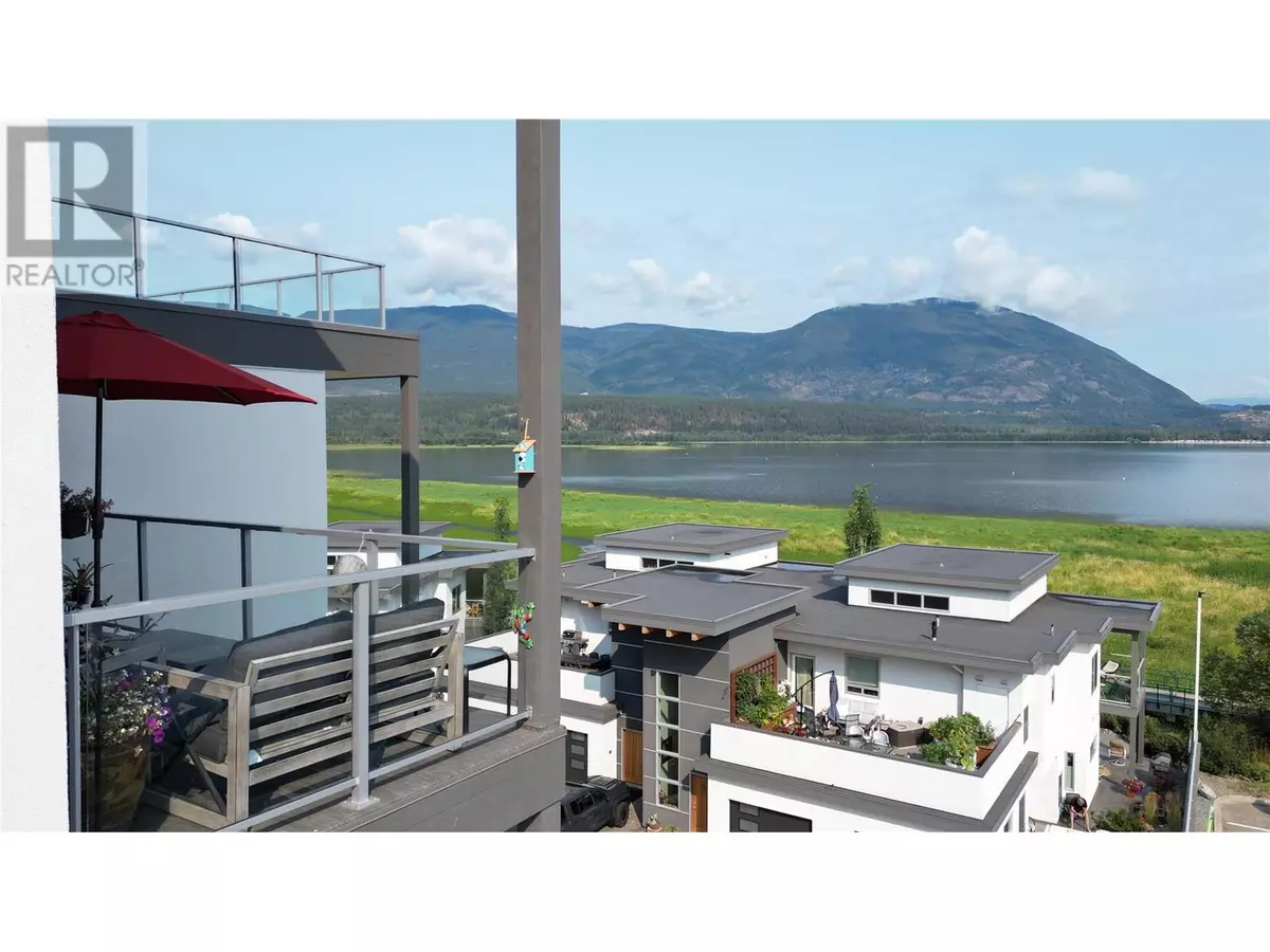 Salmon Arm, BC V1E2T3,131 Harbourfront DR Northeast #503