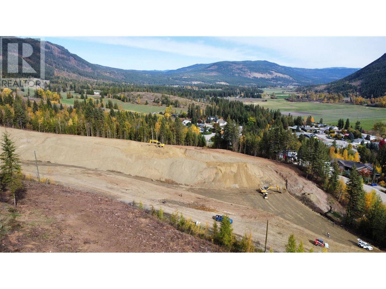 2680 CEDAR RIDGE ST #5, Lumby, BC V0E2G5