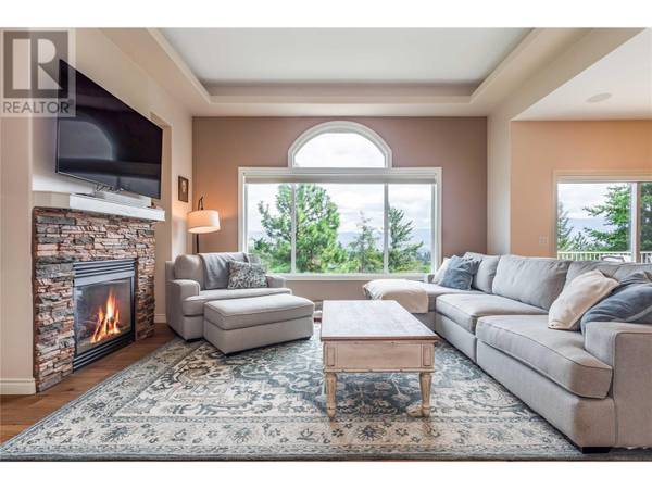 1011 Aurora Heights, West Kelowna, BC V1Z3N5