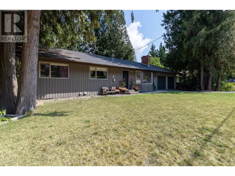 2539 Forest Drive, Blind Bay, BC V0E1H2