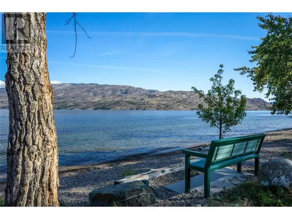 Peachland, BC V0H1X1,3960 Beach Avenue