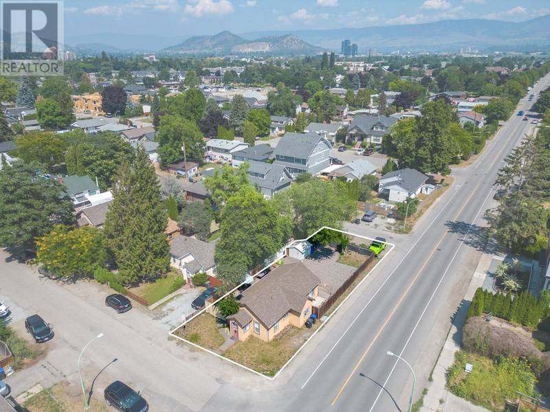 2293 Woodlawn Street, Kelowna, BC V1Y2T1