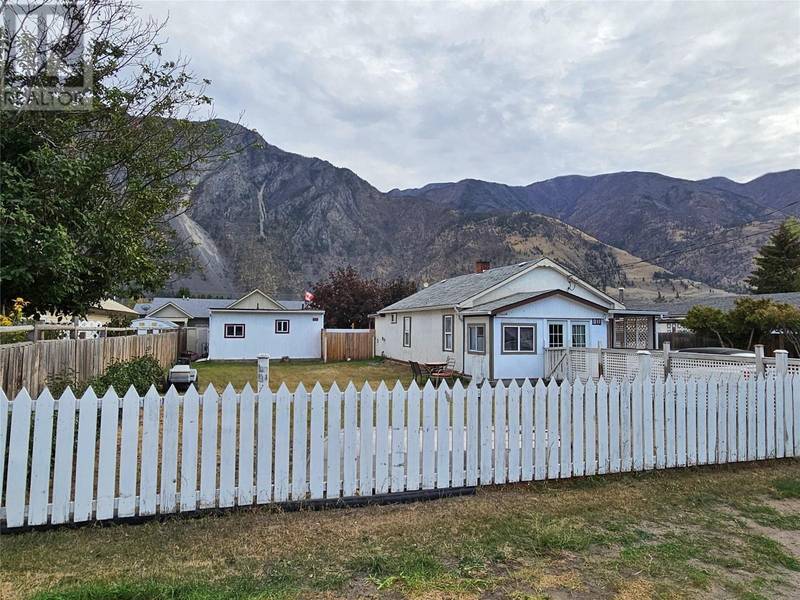 811 6th Avenue, Keremeos, BC V0X1N3