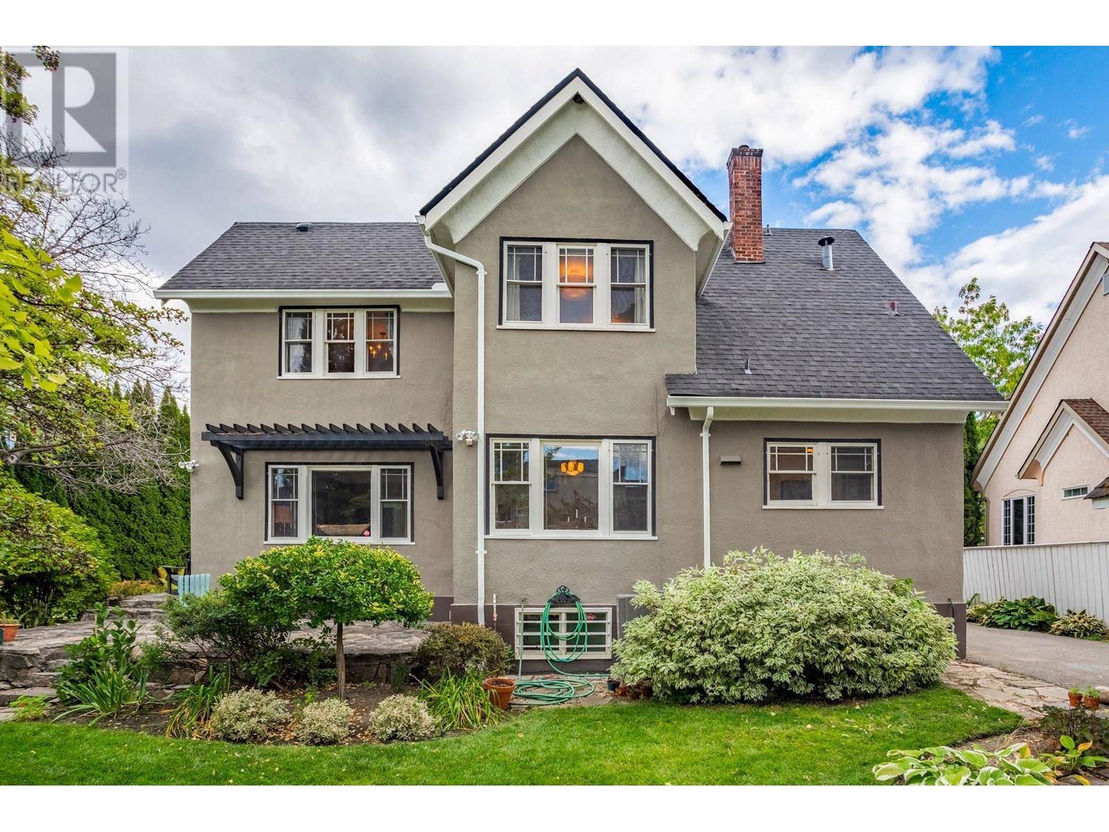 1812 Marshall Street, Kelowna, BC V1Y2B7