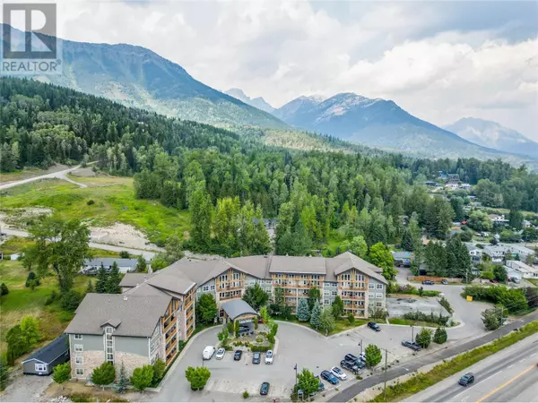 Fernie, BC V0B1M1,1500 MCDONALD AVE #320