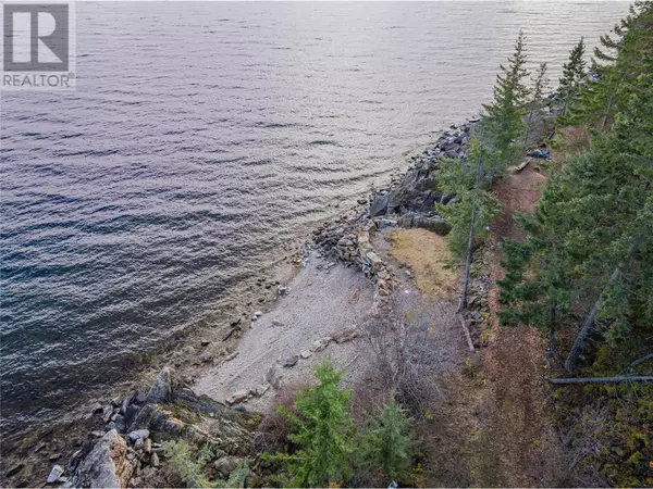 397 Park Avenue, Procter, BC V1L0B6