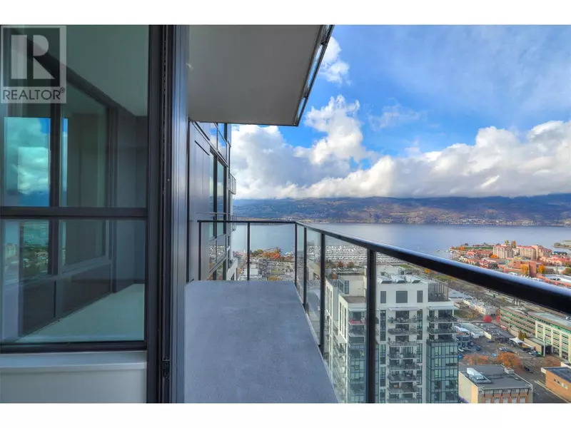 1488 Bertram ST #3206, Kelowna, BC V1Y0M6