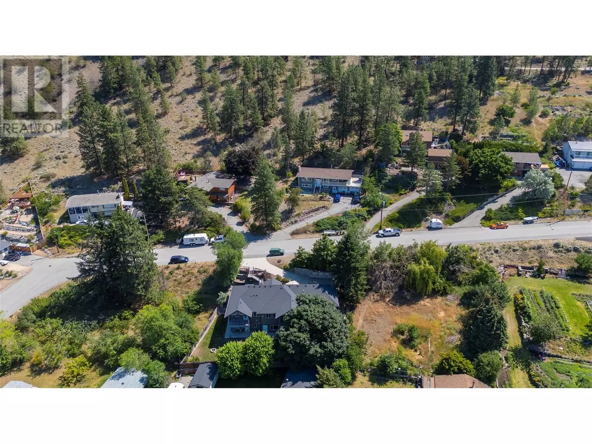 Summerland, BC V0H1Z2,11014 MOUNTFORD Avenue