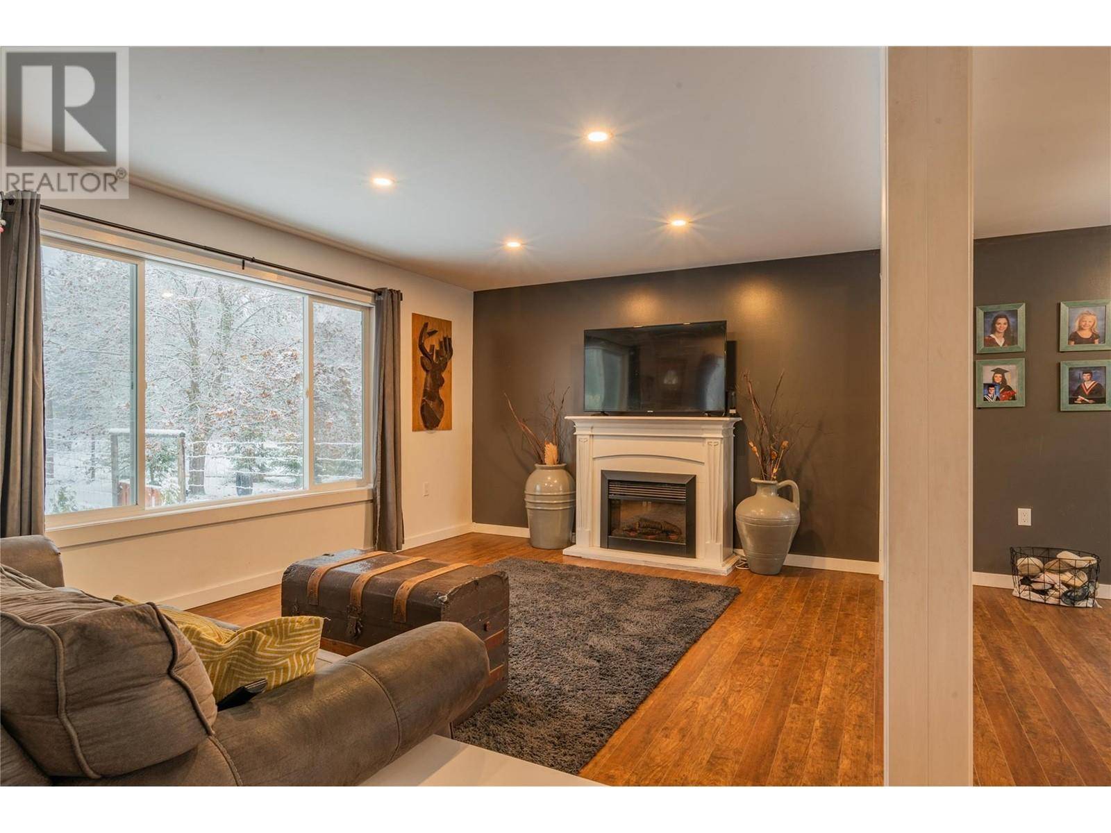 Krestova, BC V0G1H2,3860 GAGE Road