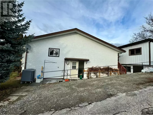 706 CEDAR Street, Creston, BC V0B1G3