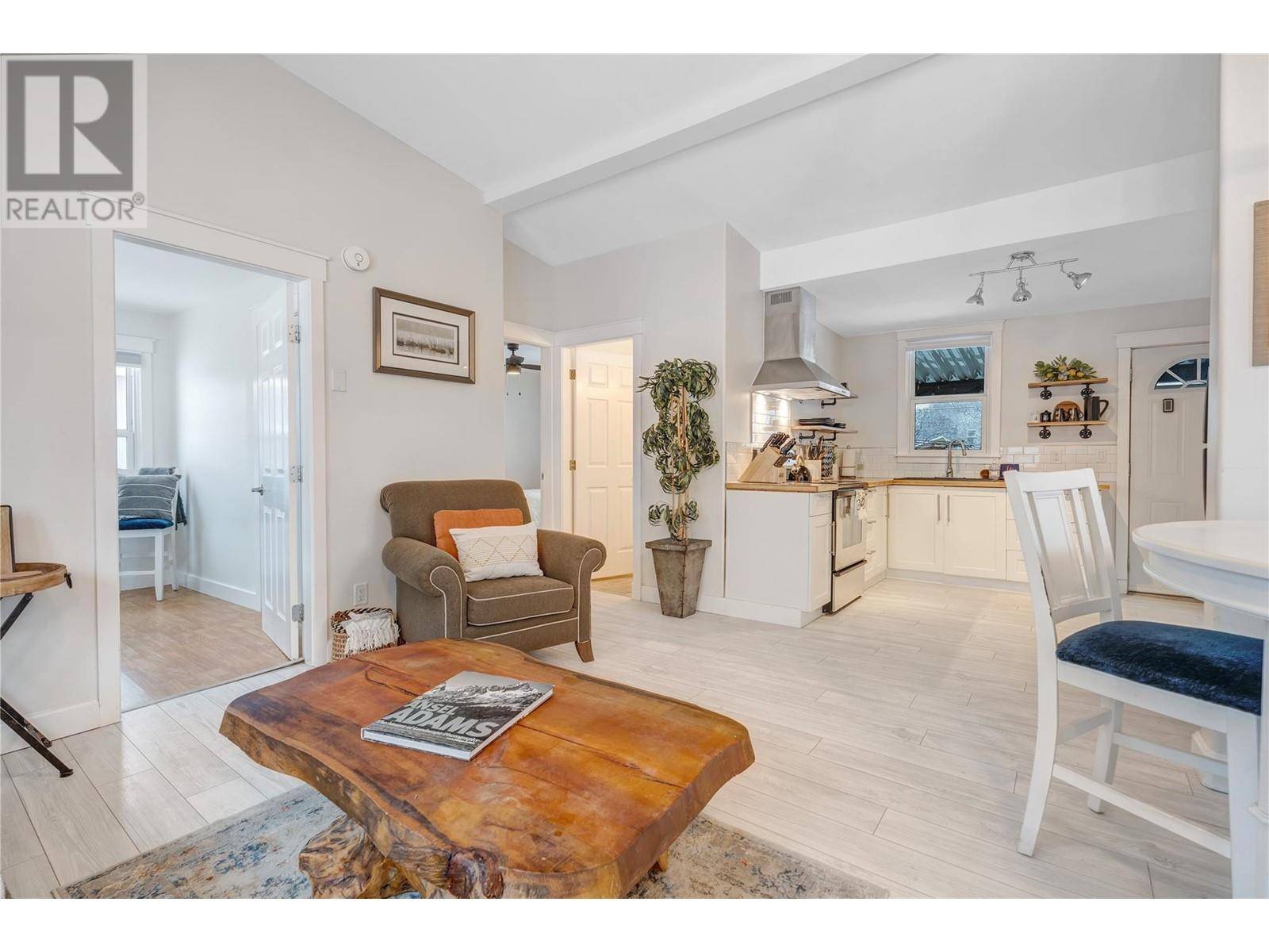Summerland, BC V0H1Z2,11212 VICTORIA Road