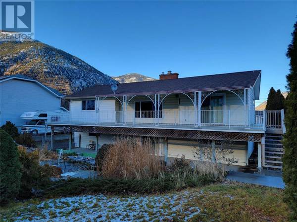 Keremeos, BC V0X1N2,829 3rd Avenue