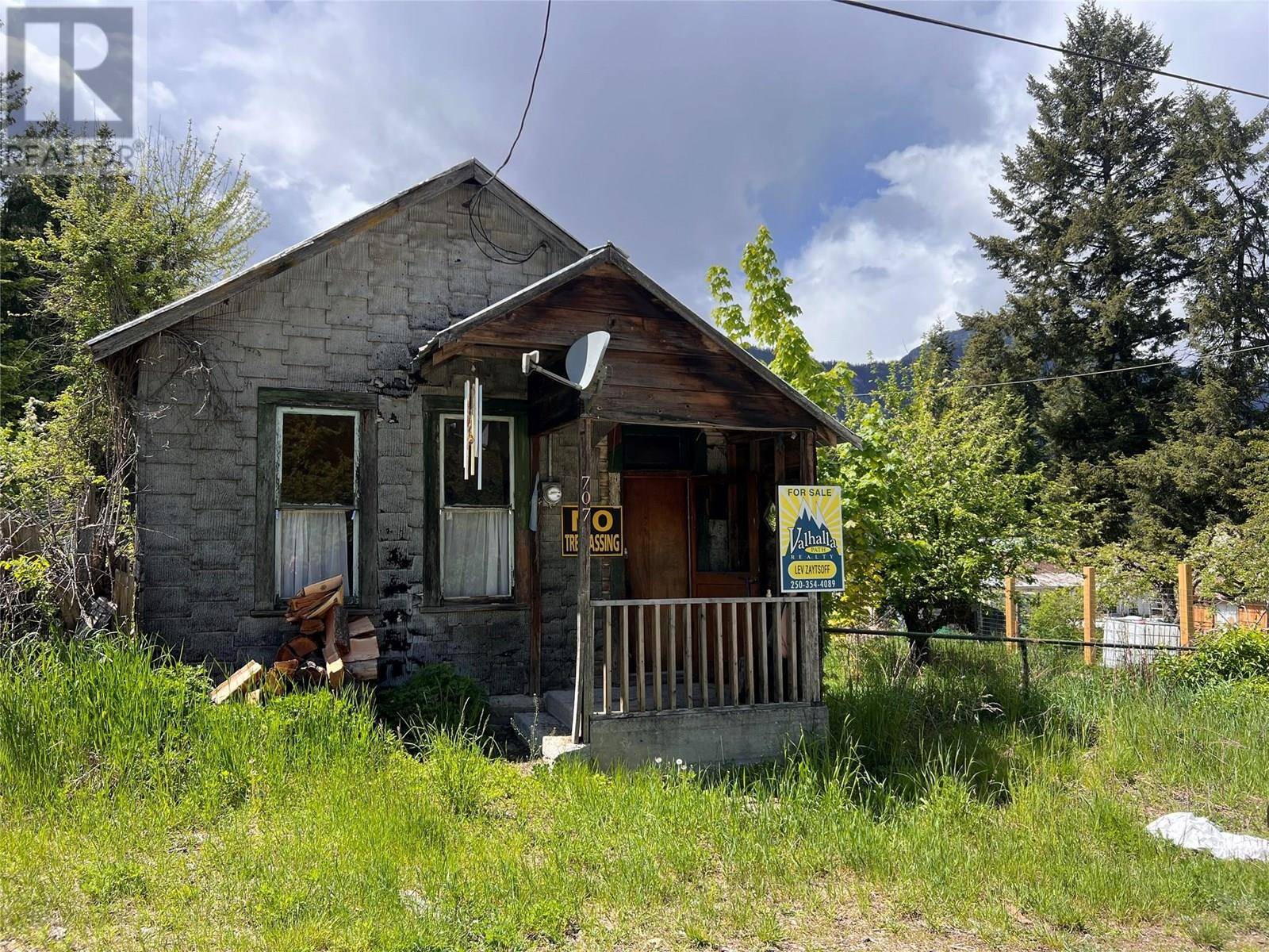 707 Park Street, Slocan, BC V0G2C0