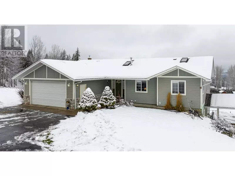 2115 Country Woods Road, Sorrento, BC V0E2W1