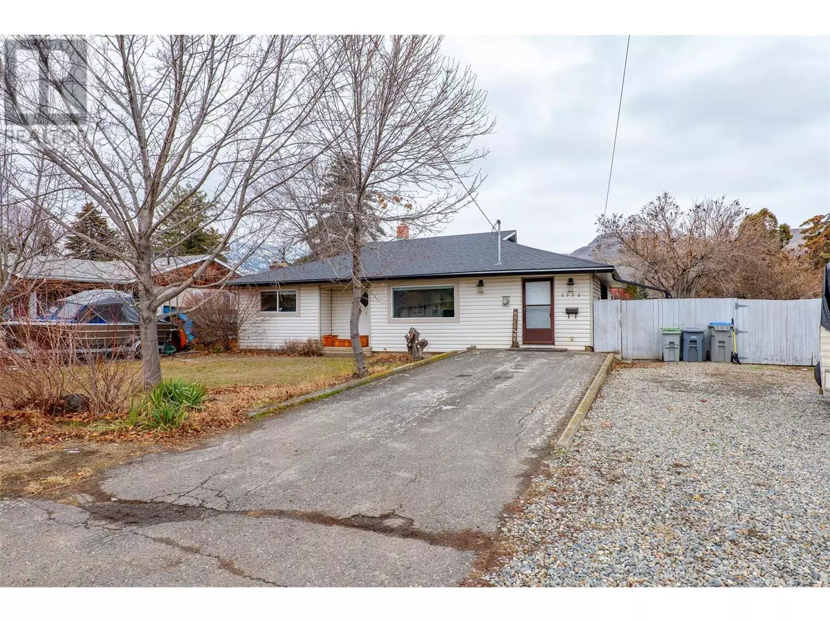 Kamloops, BC V2B4M8,2532 YOUNG Avenue