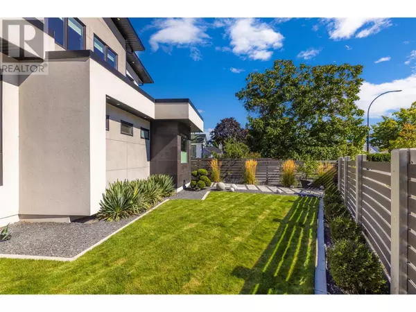 Kelowna, BC V1Y5H7,364 Christleton Avenue