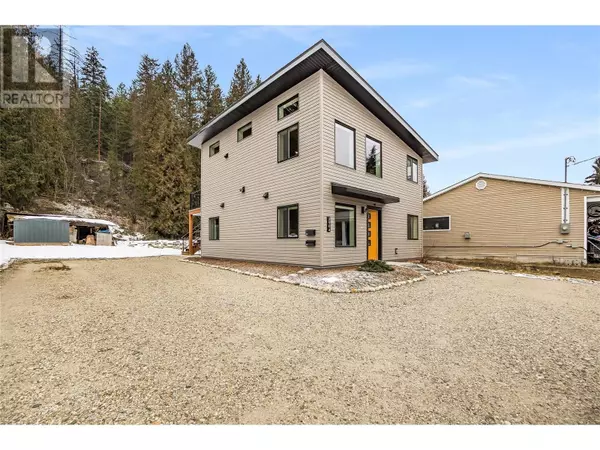 2904 9th Avenue, Castlegar, BC V1N2Z1