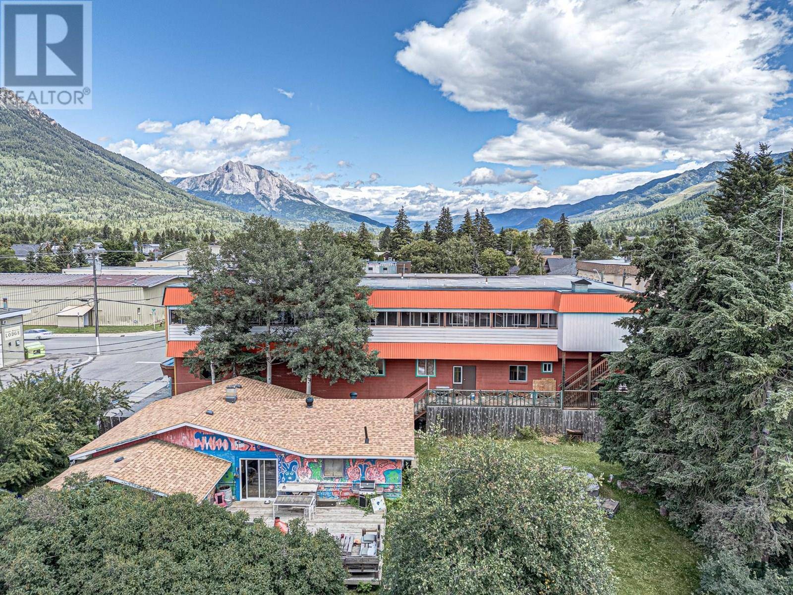 Fernie, BC V0B1M0,892 6th Avenue