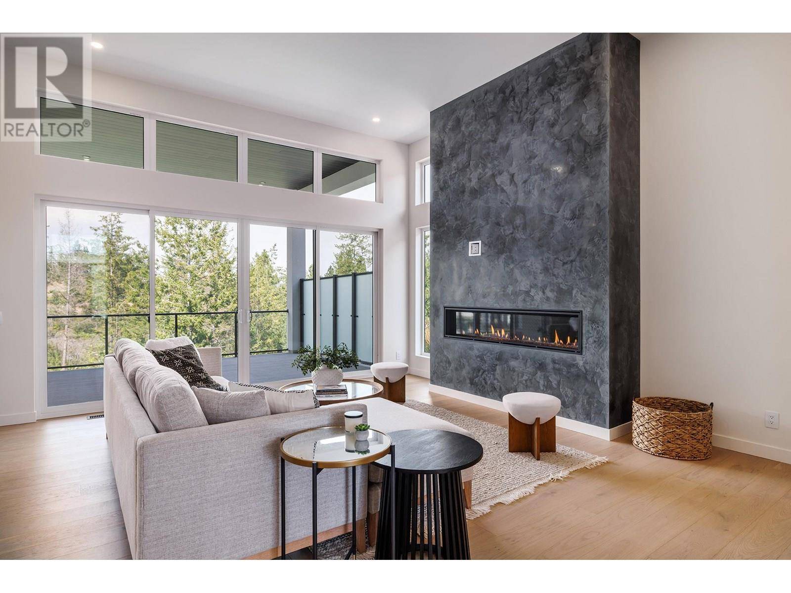 Lake Country, BC V4V0A9,10274 Beacon Hill Drive