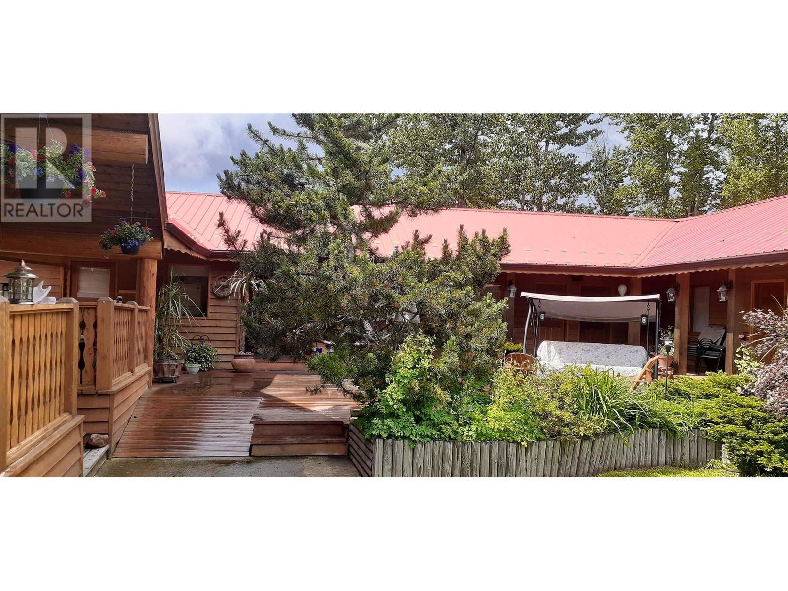 Clearwater, BC V0E1N1,5177 CLEARWATER VALLEY Road