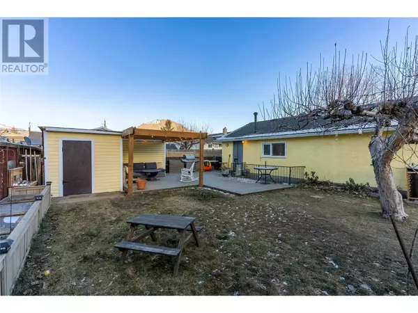 Kamloops, BC V2B2N7,326 MCGOWAN Avenue