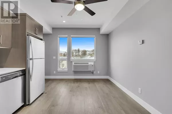 Kelowna, BC V1Y0E5,925 Leon AVE #302