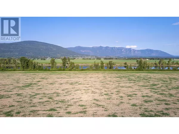 Creston, BC V0B1G8,1680 NICKS ISLAND  N Road