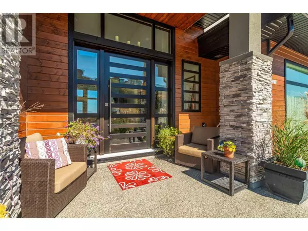 Kelowna, BC V1W5M6,1016 CLARANCE Avenue