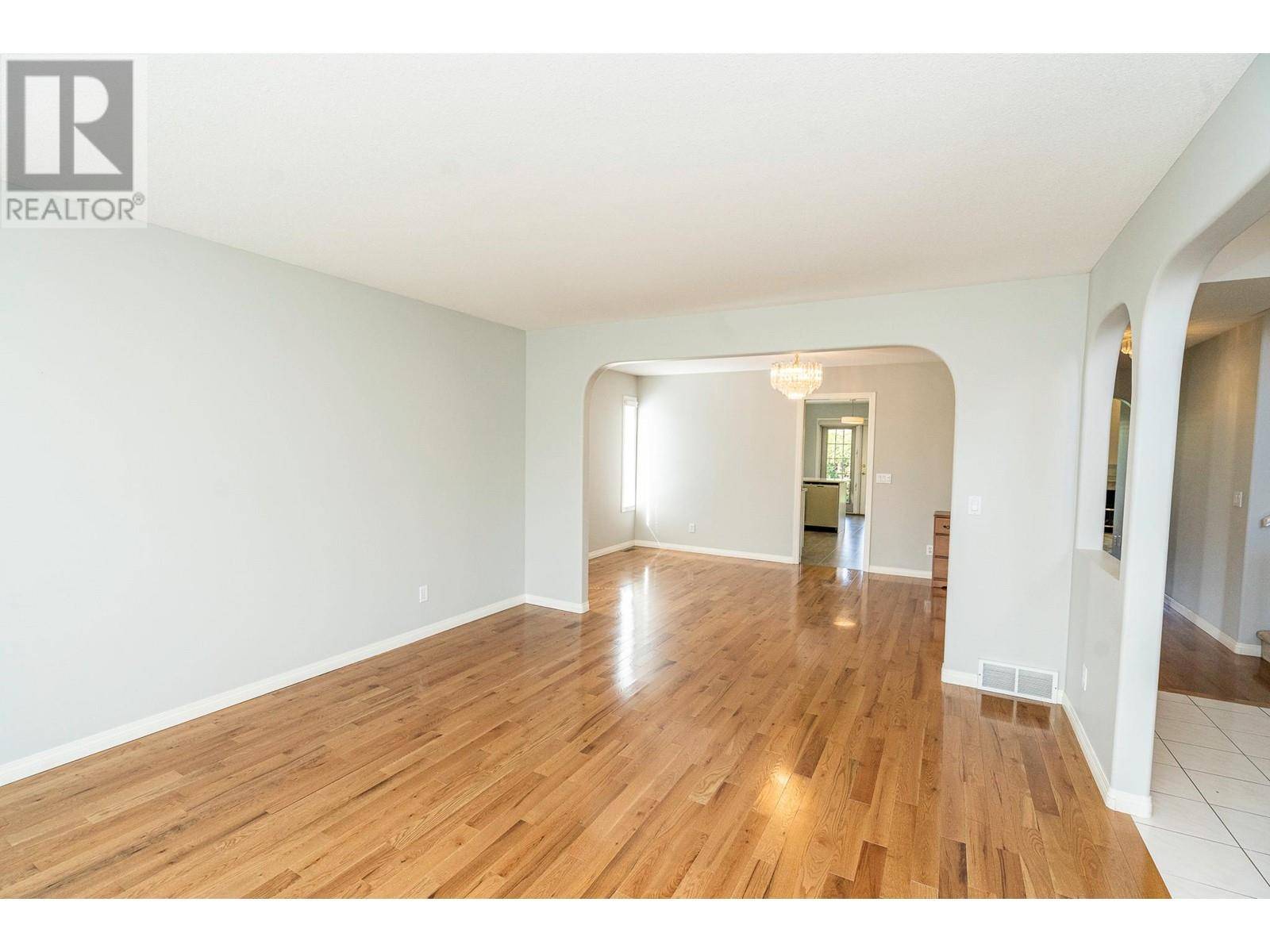 Kelowna, BC V1W3B6,650 Lexington DR #201