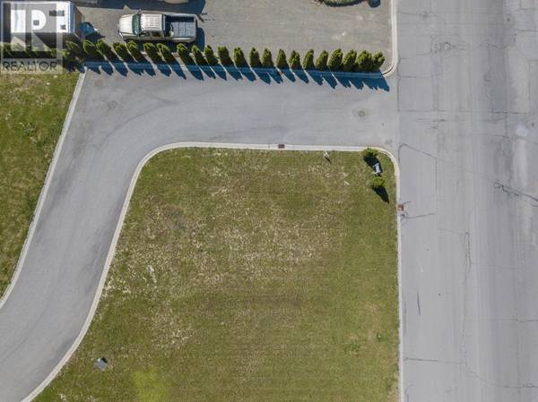 405 CANYON ST #1, Creston, BC V0B1G3