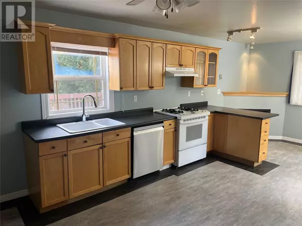 Castlegar, BC V1N3A4,2637 10th Avenue