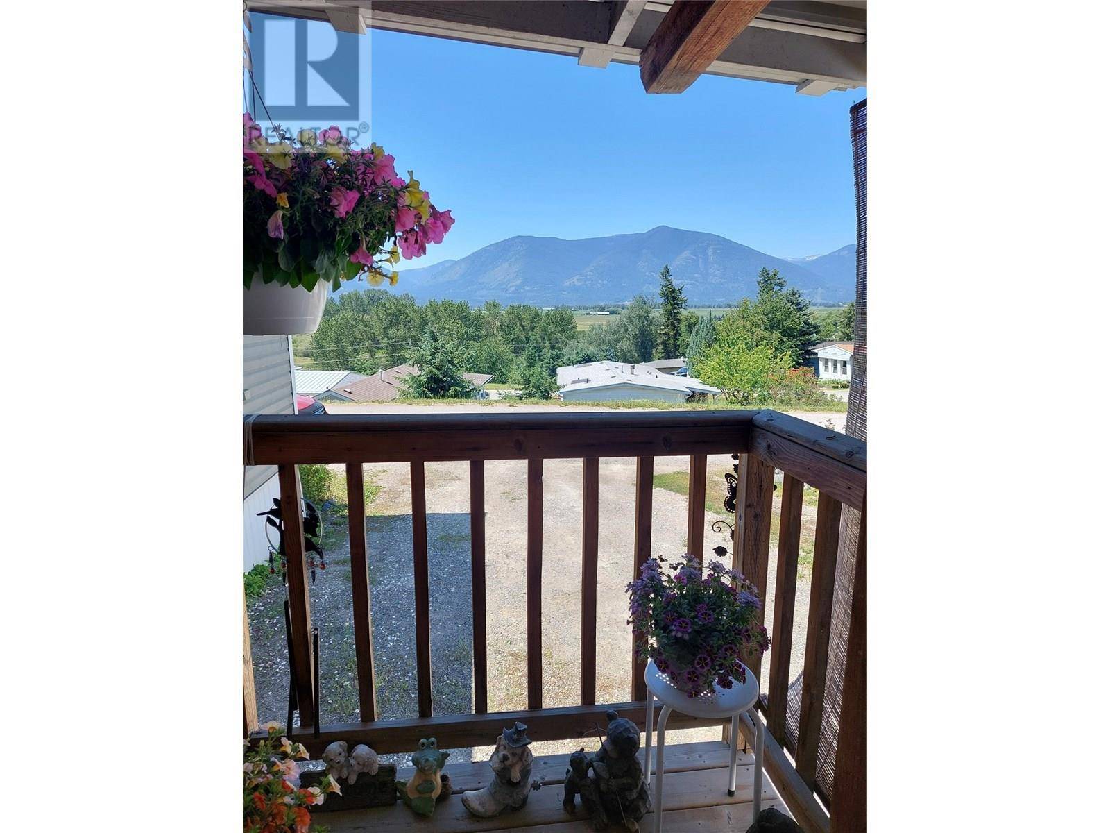 Creston, BC V0B1G3,445 6 AVE North #53