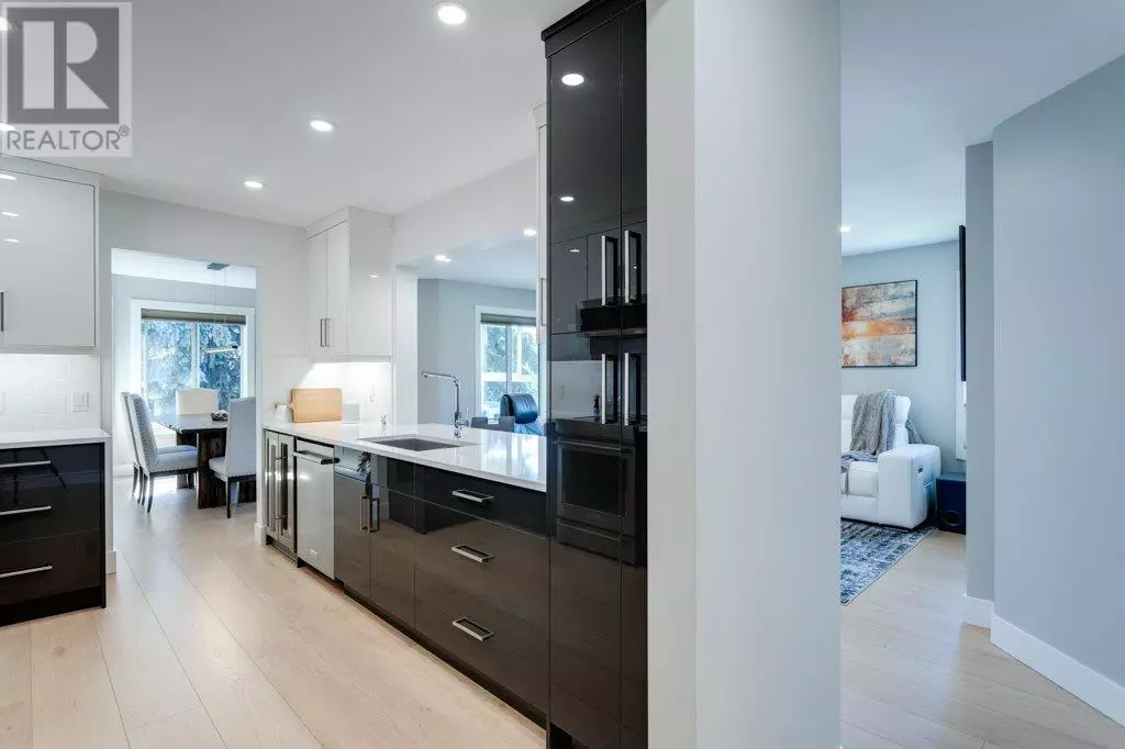 Kelowna, BC V1Y2E9,1385 Bertram ST #309