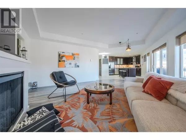250 WATERFORD AVE #202, Penticton, BC V2A3T8