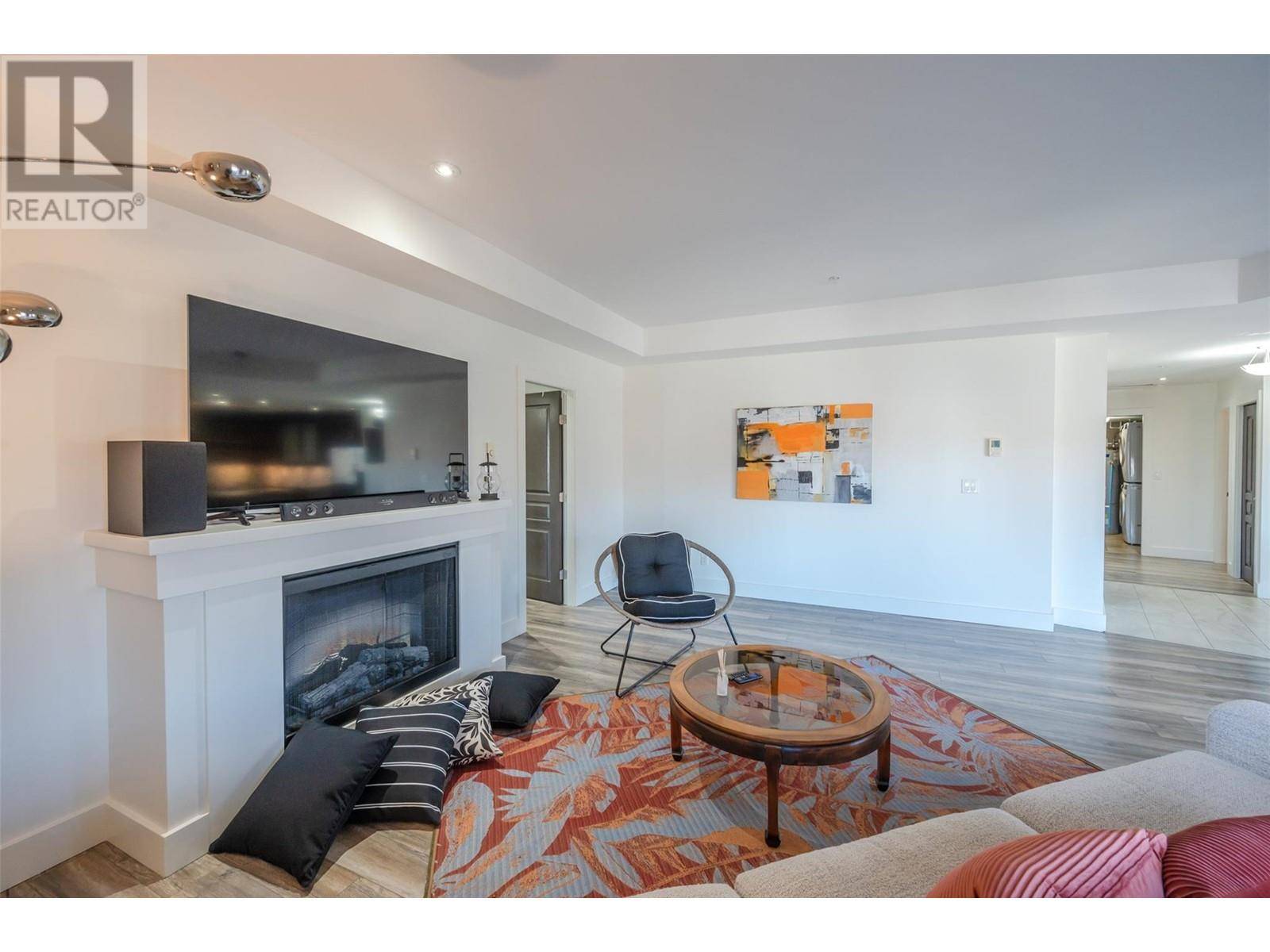Penticton, BC V2A3T8,250 WATERFORD AVE #202
