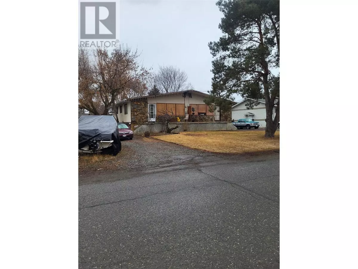 Kamloops, BC V2B7L1,3336 - 3338 Overlander Drive