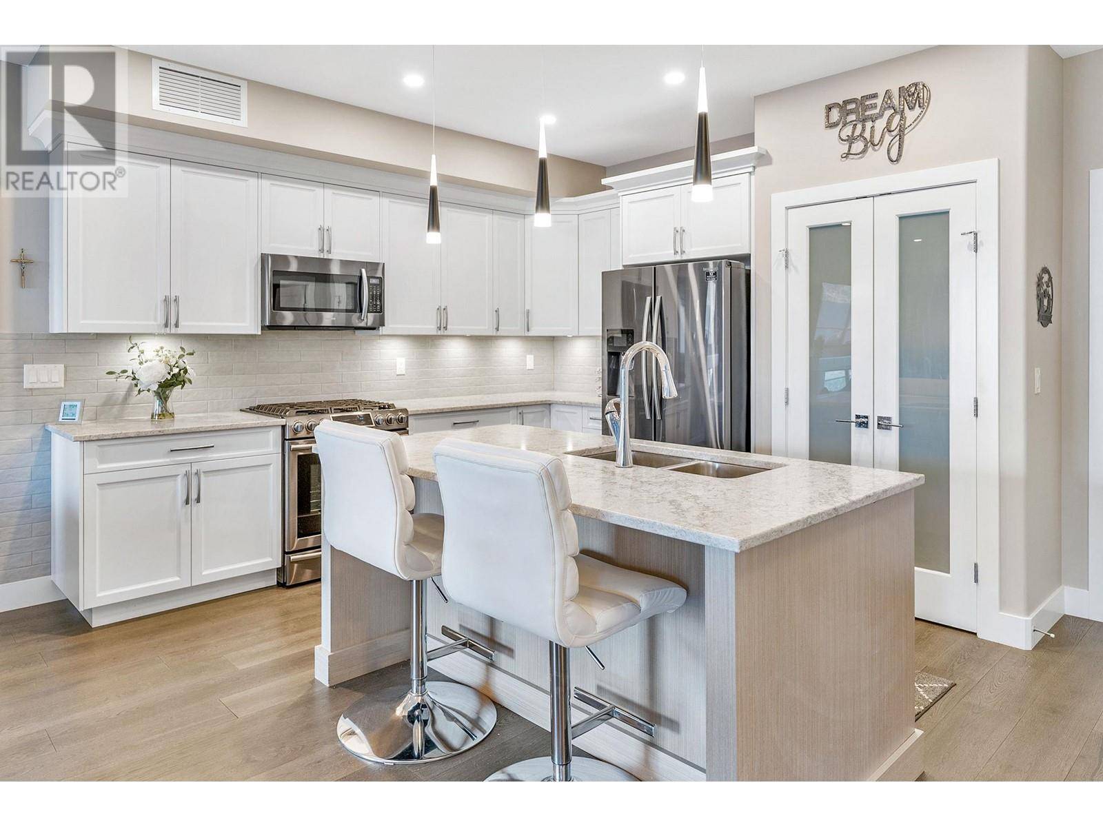 Kelowna, BC V1V0B9,3475 Granite Close #104