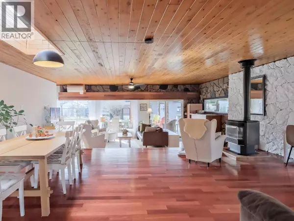 Penticton, BC V2A3V2,210 YORKTON Avenue